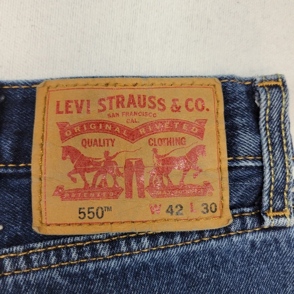 Levi's 550 Jeans Mens 42x30 Blue Relaxed Tapered Leg Medium Wash Denim